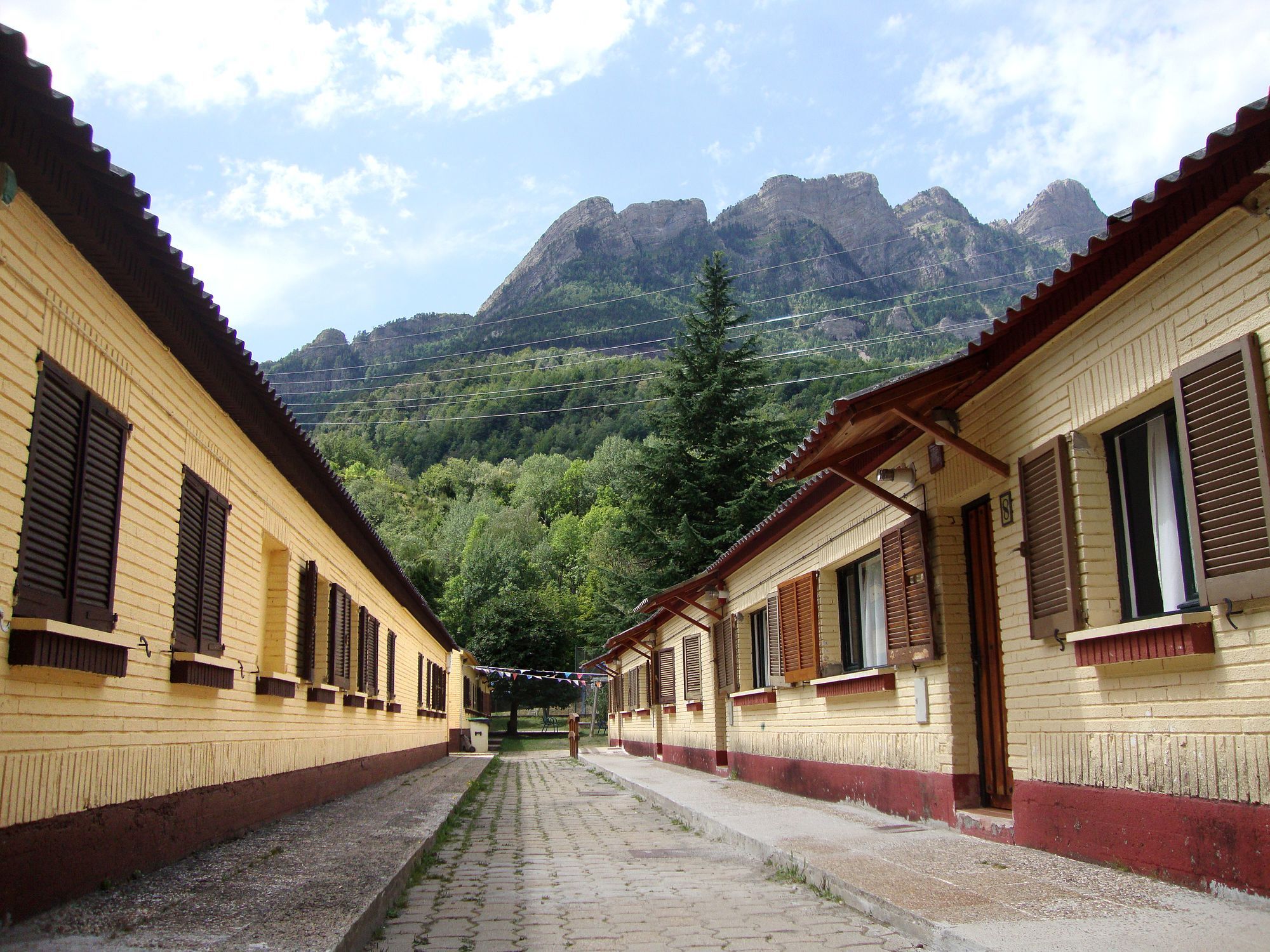 Complejo Bubal Formigal 3000 Appartement Biescas  Buitenkant foto